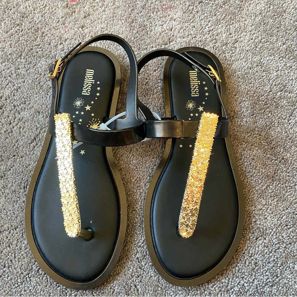 NEW- Melissa T-strap black slim sandal star detail Size 6